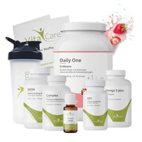 Produktbild von VitaCare 21-Tage Stoffwechsel-Kur Paket Erdbeere 8-teiliges Komplettpaket mit Proteinshake, MSM, Multivitamin, Omega 3, OPC, Globuli und Shaker